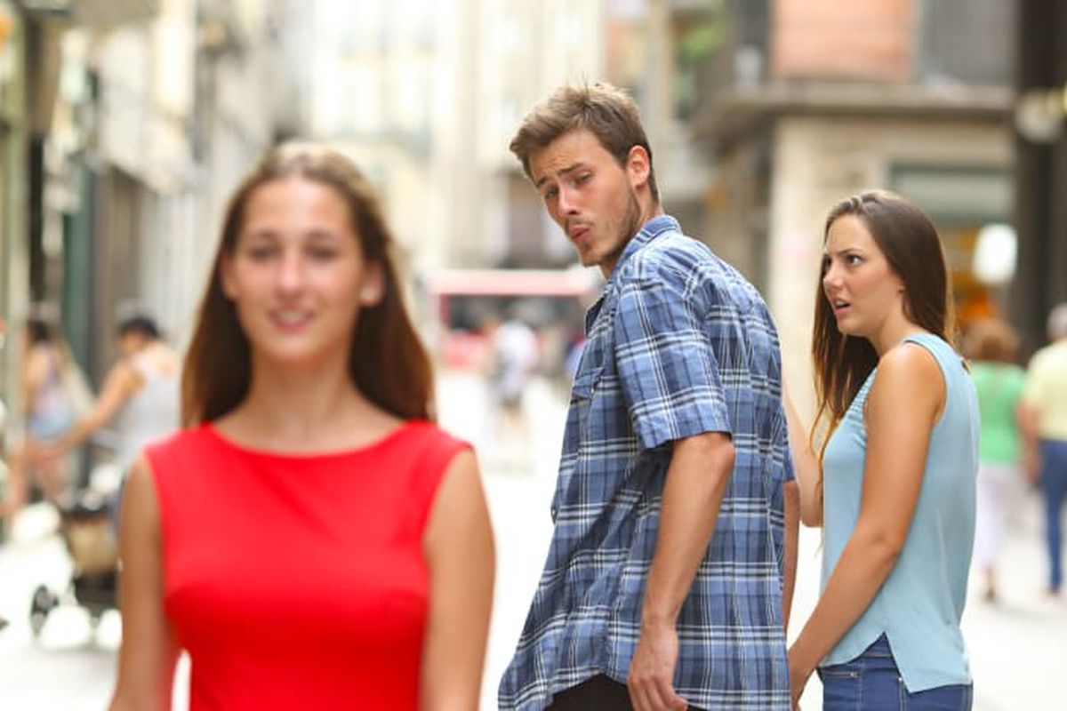 Distracted Boyfriend meme about Pair of Thieves